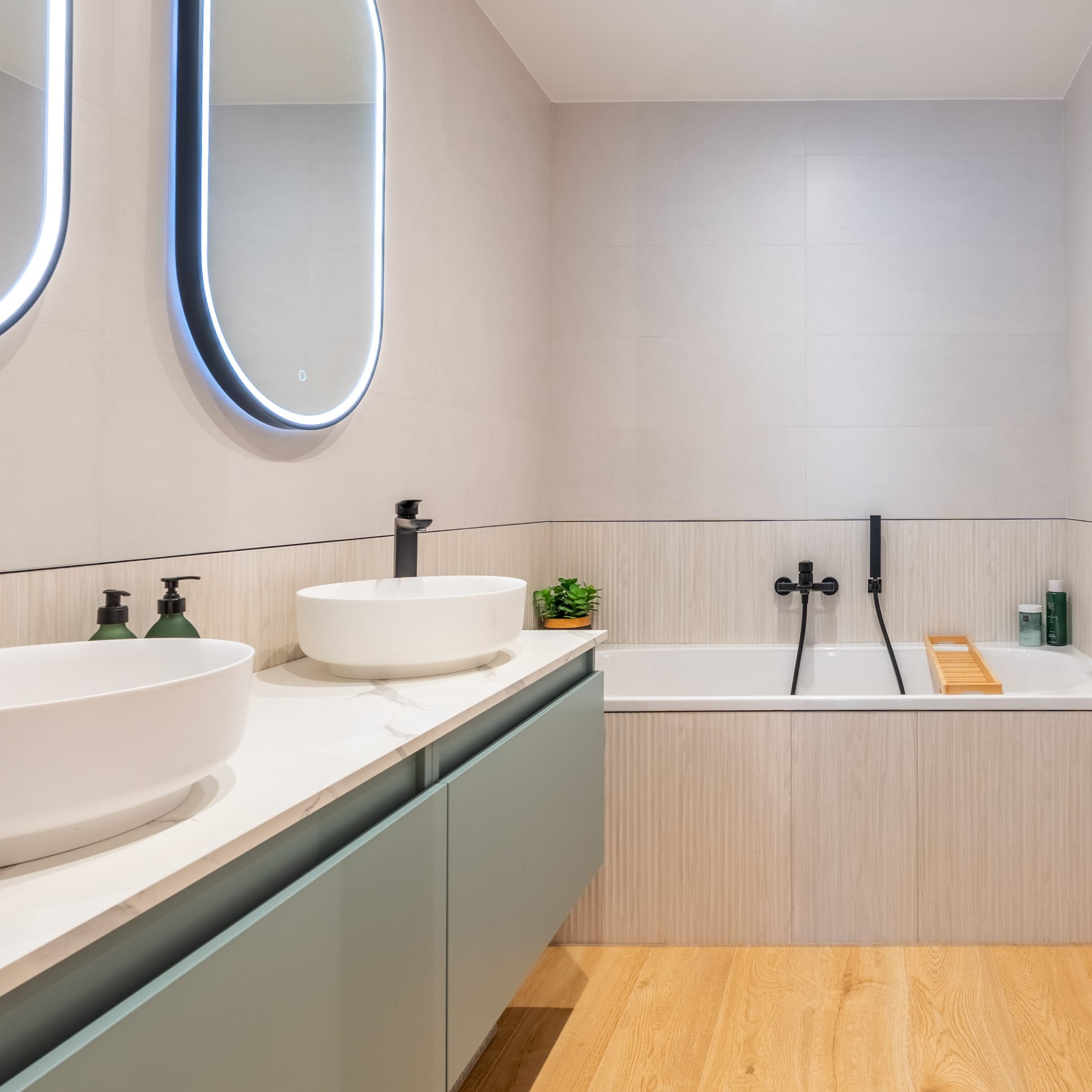 enovation-sophie-antonelli-architecte-interieur-amenagement-espace Rénovation d’une salle de bain familiale avec baignoire et douche