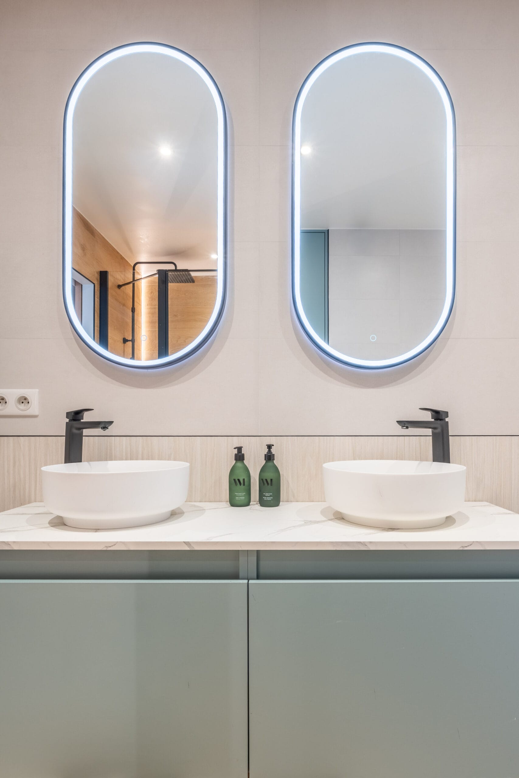 avenue-du-rhone-sophie-antonelli-architecte-interieur-decoration27 Rénovation d’une salle de bain familiale avec baignoire et douche
